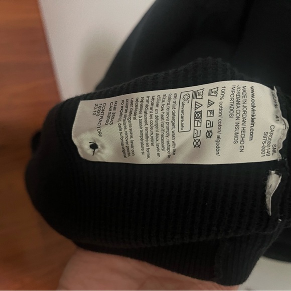 Calvin Klein Men's Waffle-Knit Polo Shirt - Picture 7 of 7